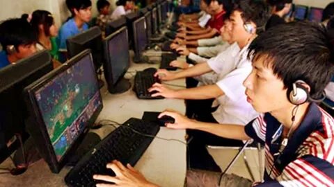 Phương Oanh diện set đồ 50 - Cảm hứng video marketing từ Hotspot Matrix_Biên tập video